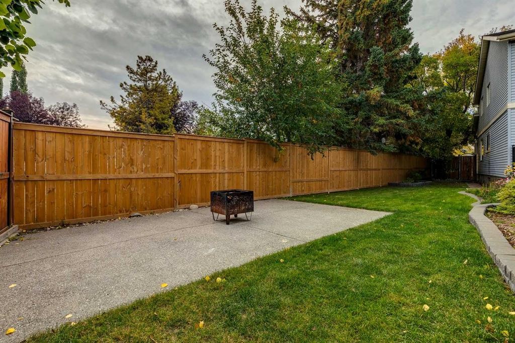 48 Woodglen Court Sw, Calgary, AB