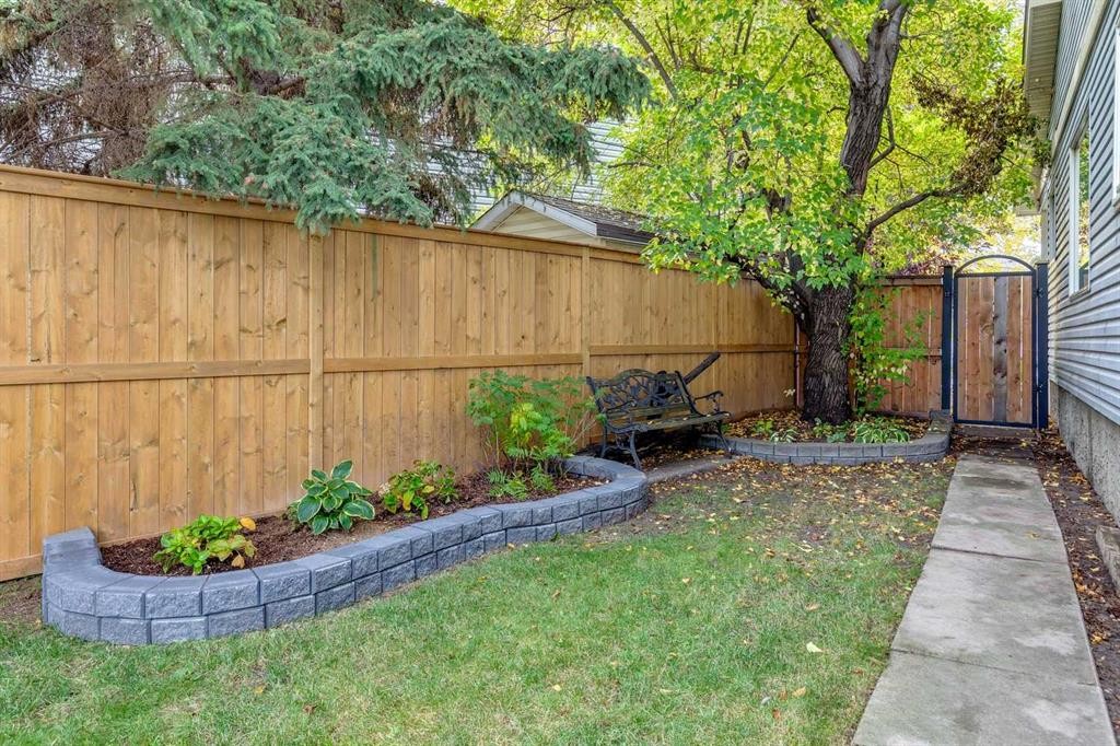 48 Woodglen Court Sw, Calgary, AB