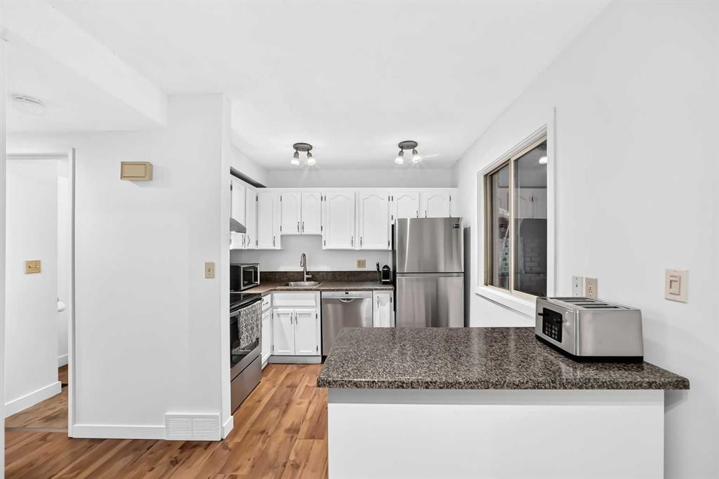 16-803 Varsity Estates Drive Nw, Calgary, AB