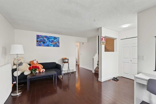 61 Falmere Way Ne, Calgary, AB 