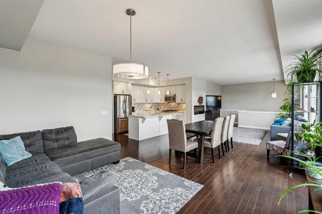 30 Cranbrook Villas Se, Calgary, AB