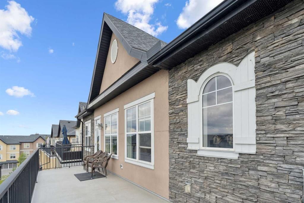 30 Cranbrook Villas Se, Calgary, AB