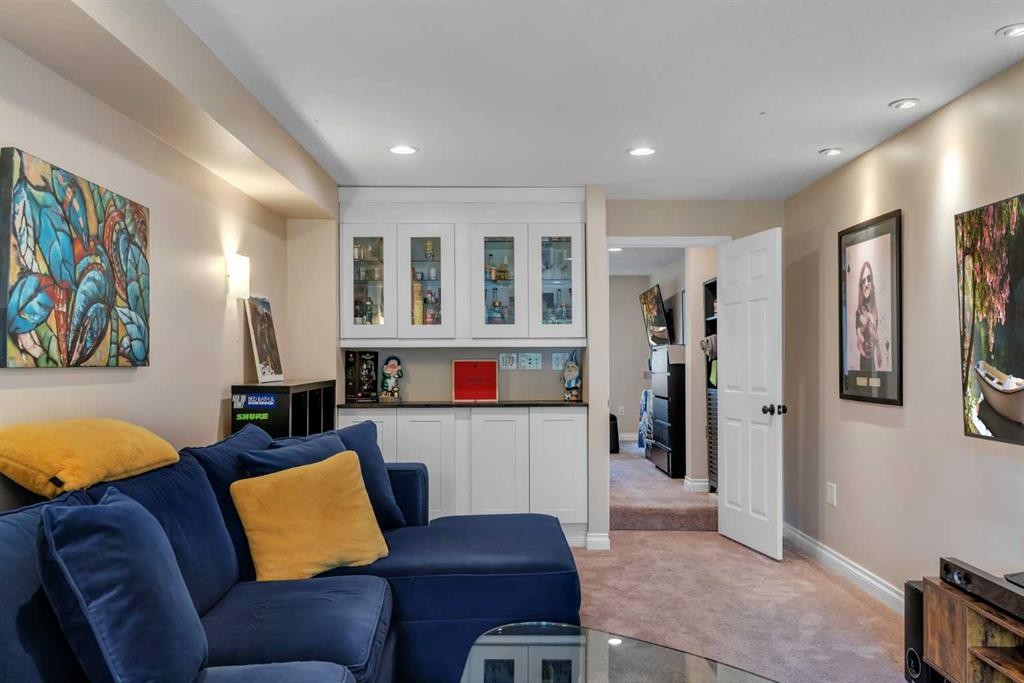 5820 Bowwater Crescent Nw, Calgary, AB