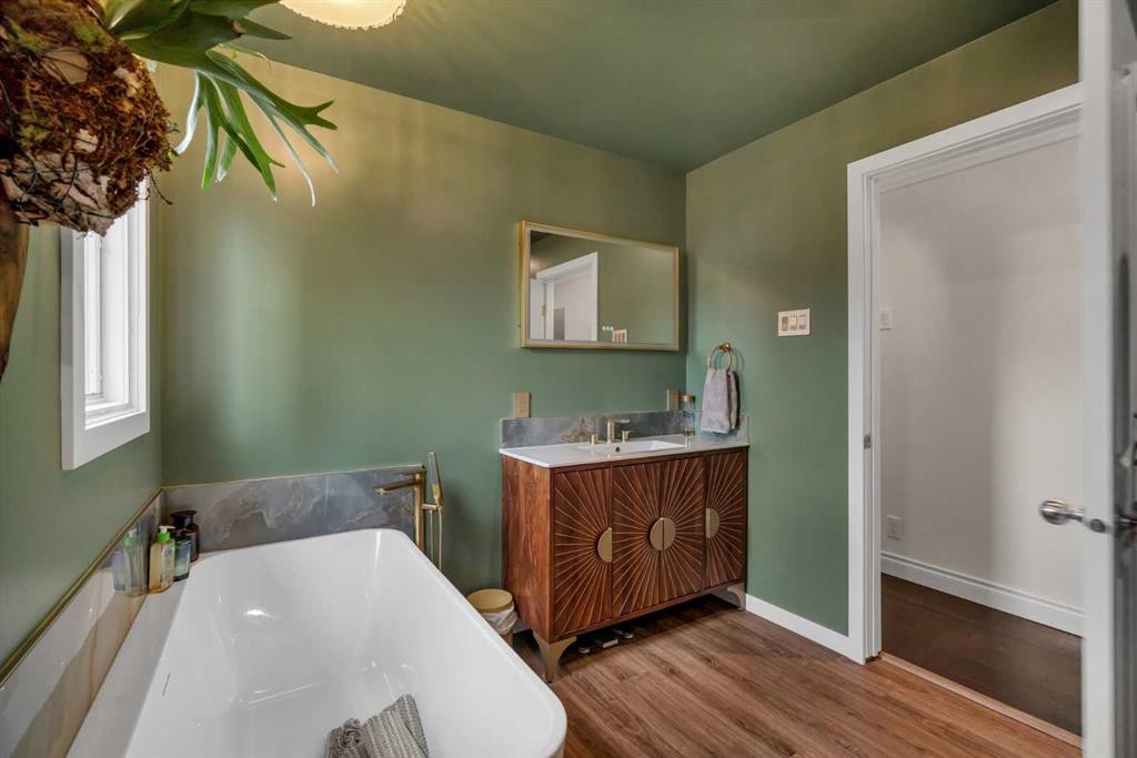 5820 Bowwater Crescent Nw, Calgary, AB