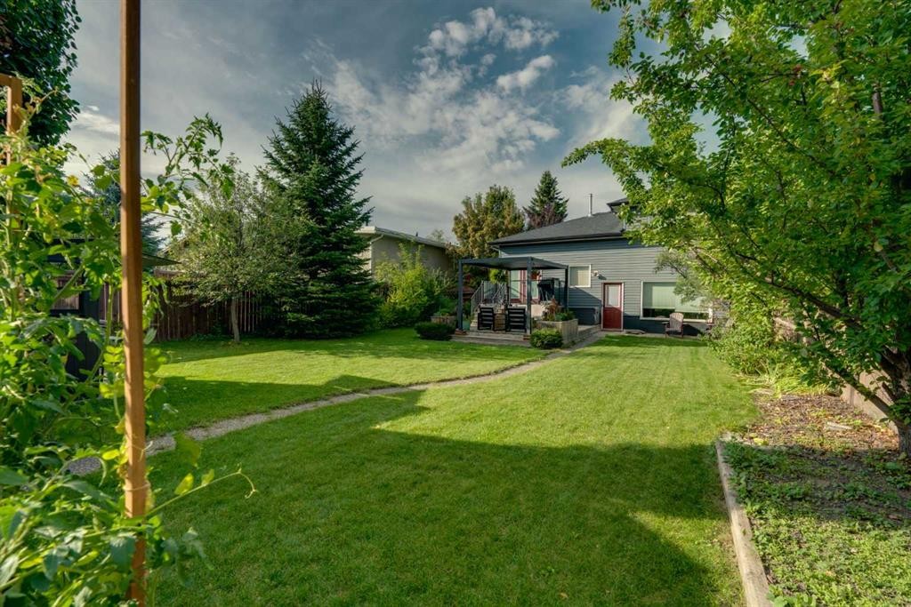 5820 Bowwater Crescent Nw, Calgary, AB