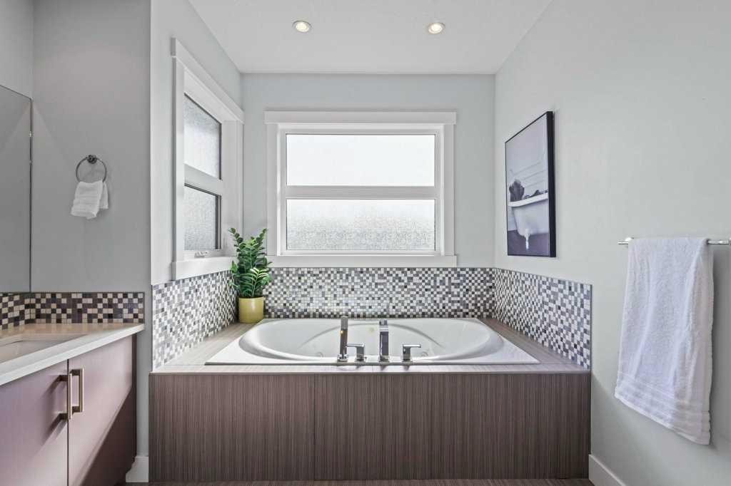 3519 3 Avenue Sw, Calgary, AB