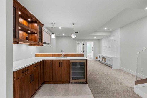 1937 44 Avenue Sw, Calgary, AB 