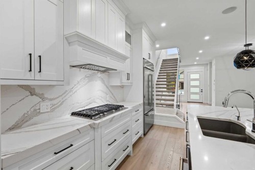 1937 44 Avenue Sw, Calgary, AB 