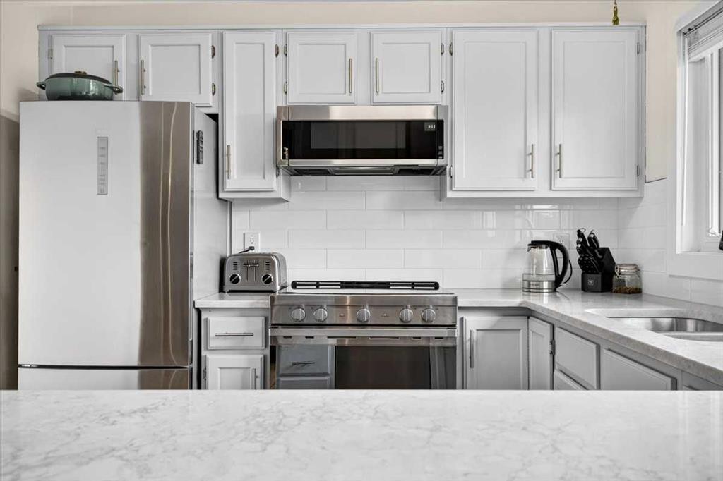 63 Beaconsfield Way Nw, Calgary, AB