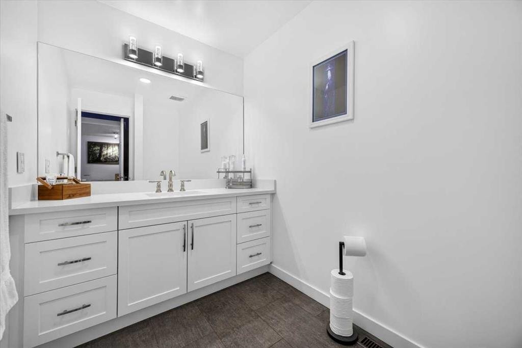 63 Beaconsfield Way Nw, Calgary, AB