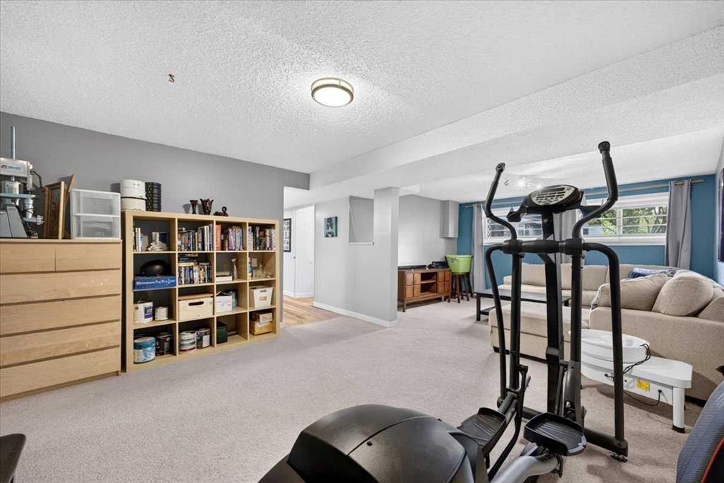 63 Beaconsfield Way Nw, Calgary, AB