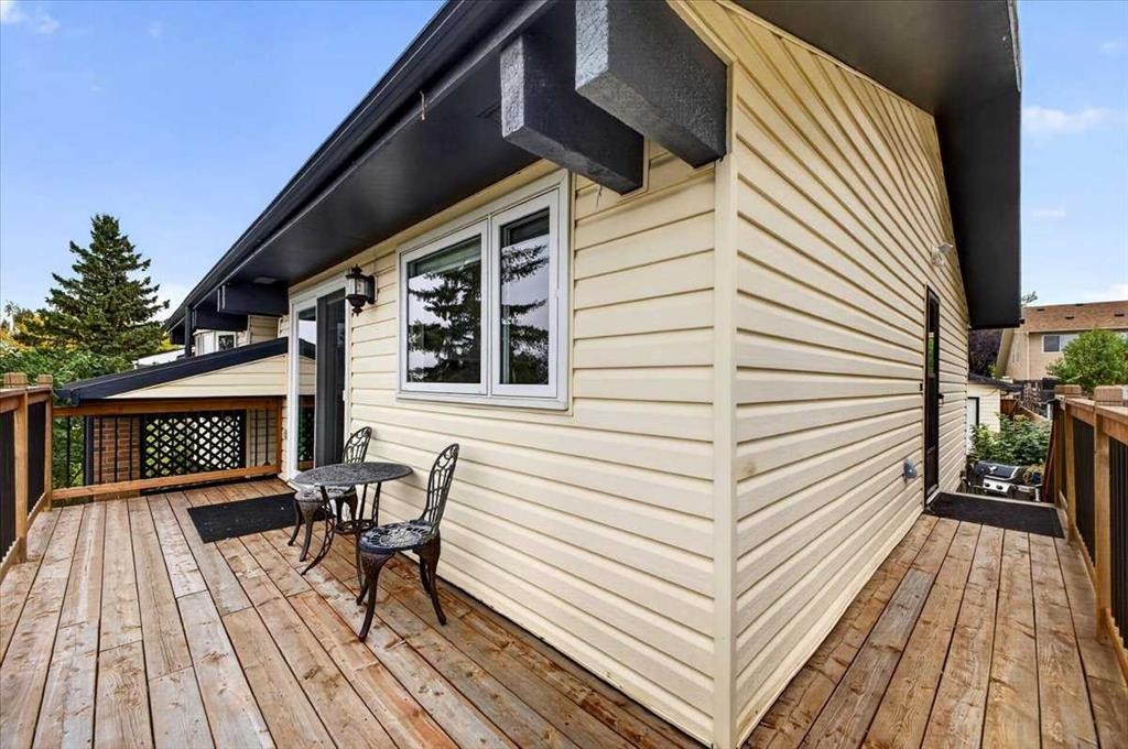 63 Beaconsfield Way Nw, Calgary, AB