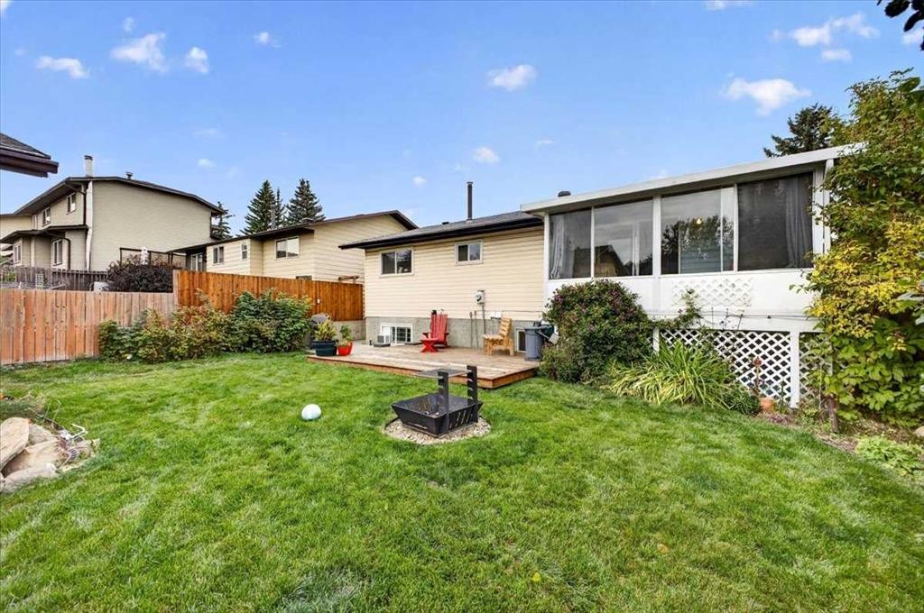63 Beaconsfield Way Nw, Calgary, AB
