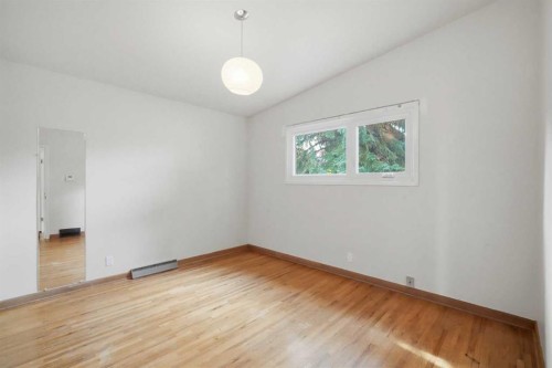 35 Cornwallis Drive Nw, Calgary, AB 