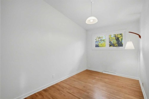 35 Cornwallis Drive Nw, Calgary, AB 