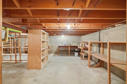 35 Cornwallis Drive Nw, Calgary, AB 