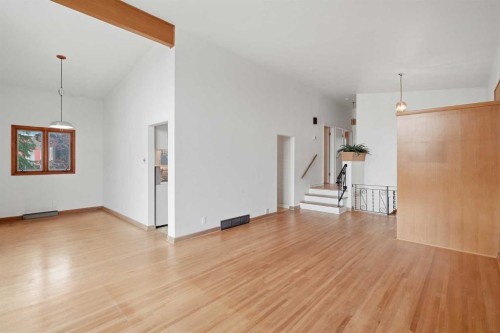 35 Cornwallis Drive Nw, Calgary, AB 