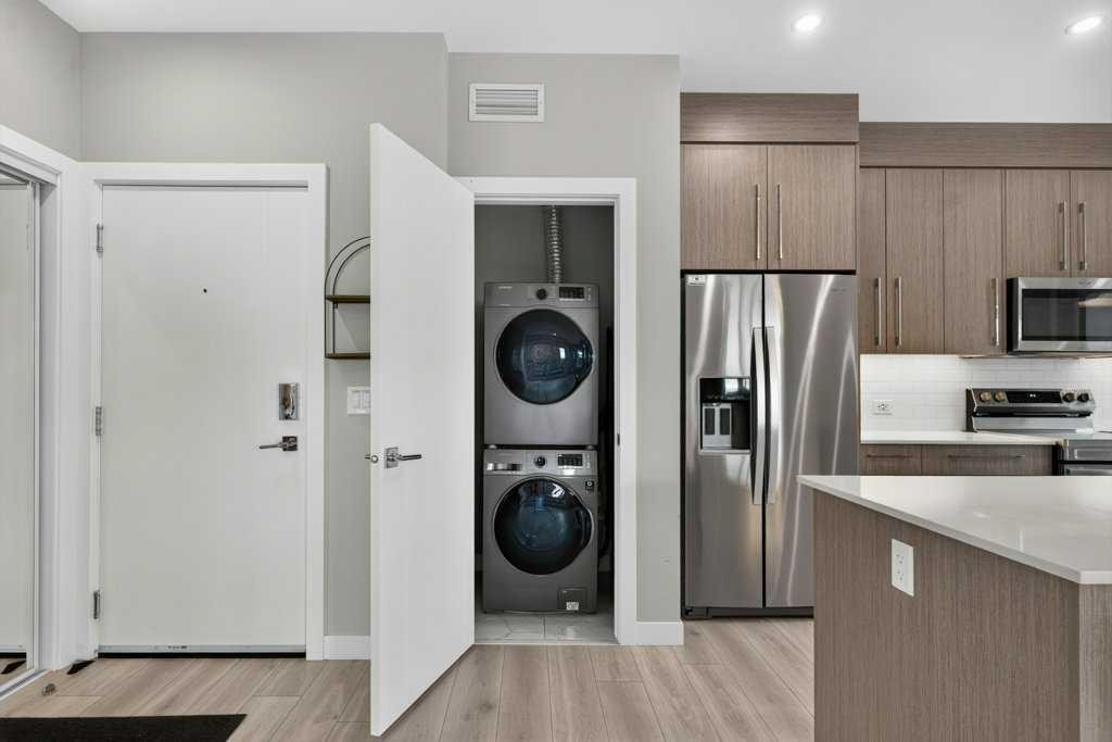 201-383 Smith Street Nw, Calgary, AB
