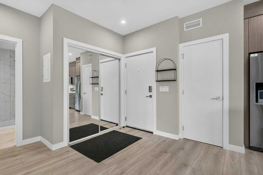 201-383 Smith Street Nw, Calgary, AB