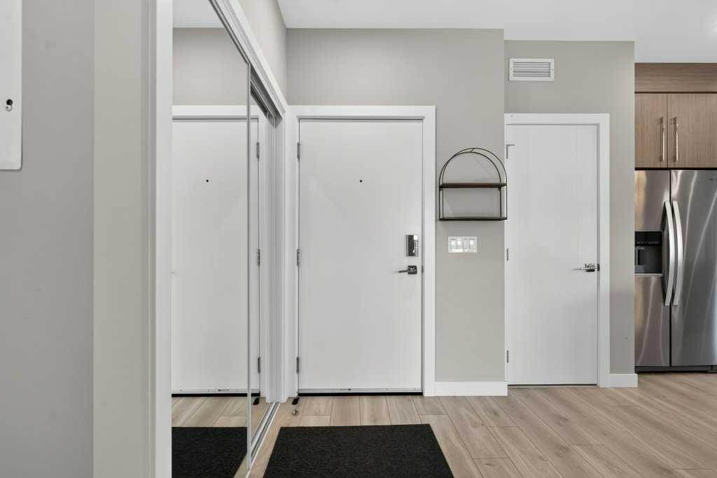 201-383 Smith Street Nw, Calgary, AB