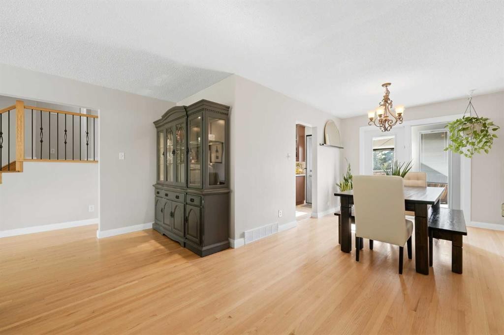 9 Foxwell Road Se, Calgary, AB