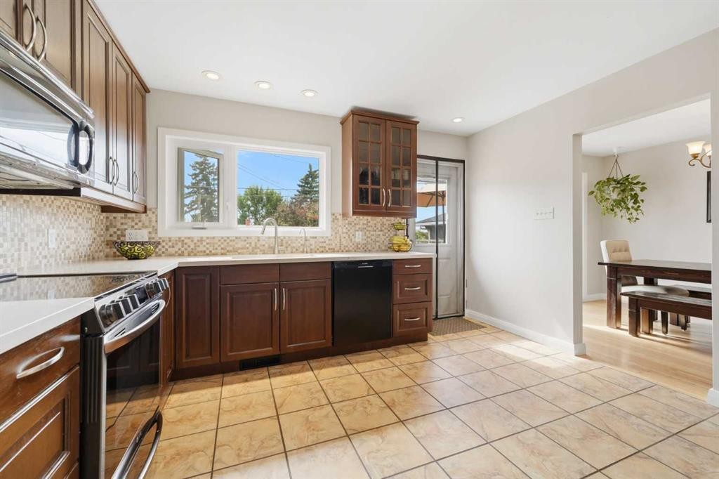 9 Foxwell Road Se, Calgary, AB