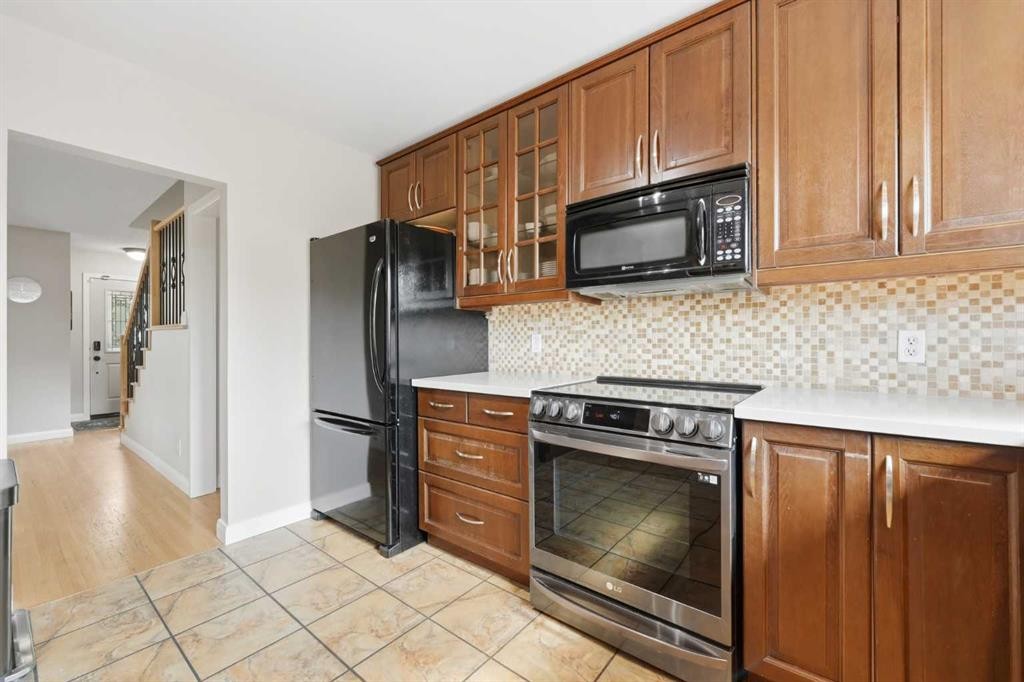 9 Foxwell Road Se, Calgary, AB