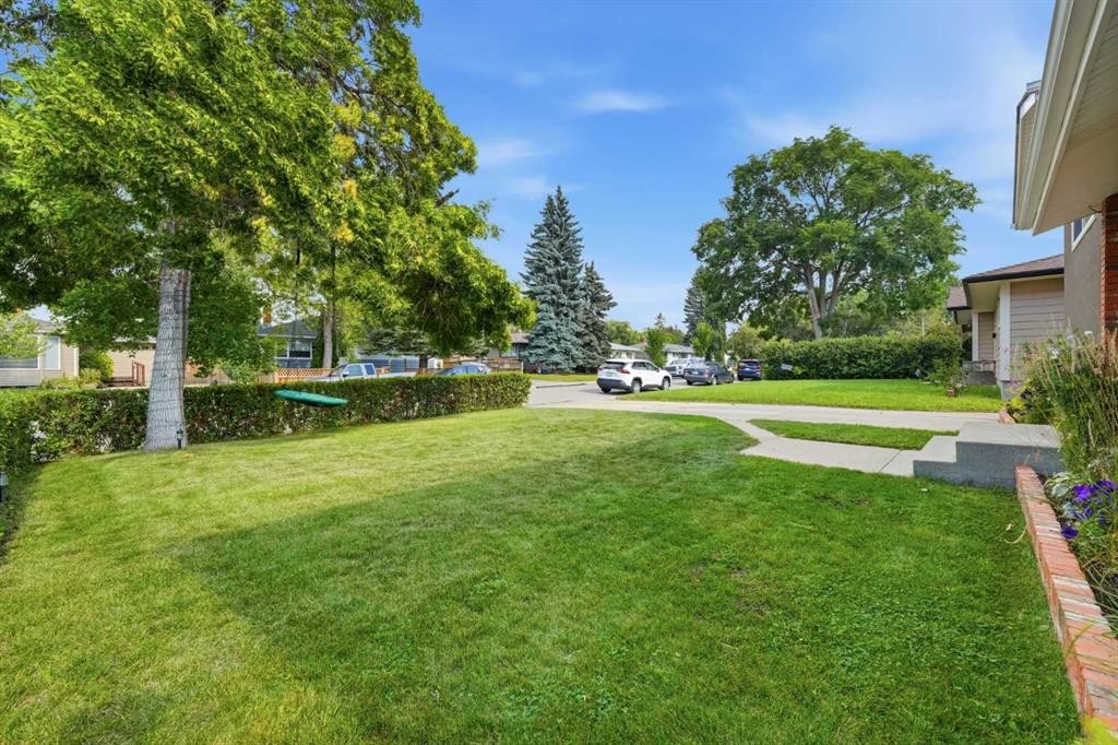 9 Foxwell Road Se, Calgary, AB