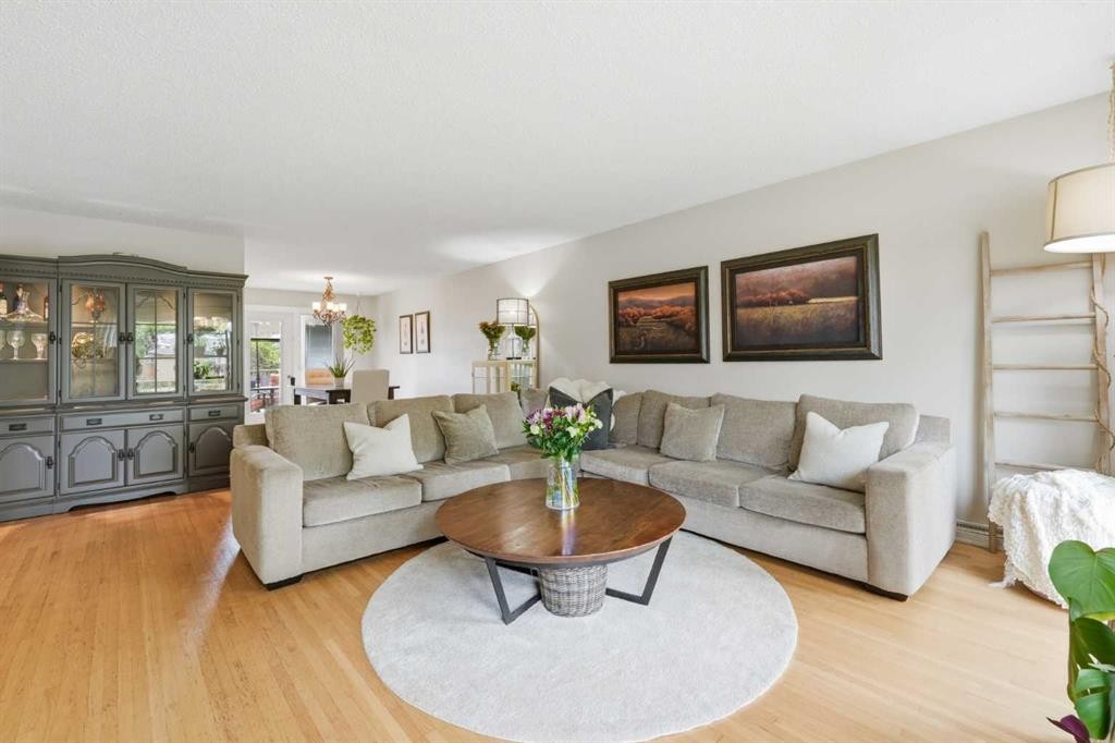 9 Foxwell Road Se, Calgary, AB