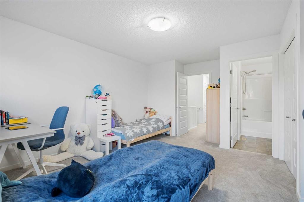 111 Auburn Bay Street Se, Calgary, AB