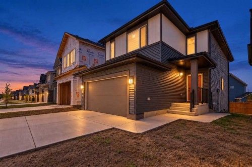 48 Southborough Lane  Cochrane, AB T4C 3J4