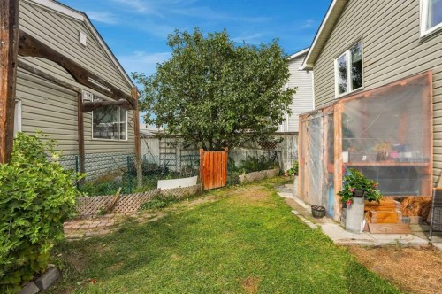 67 Martin Crossing Close Ne, Calgary, AB 