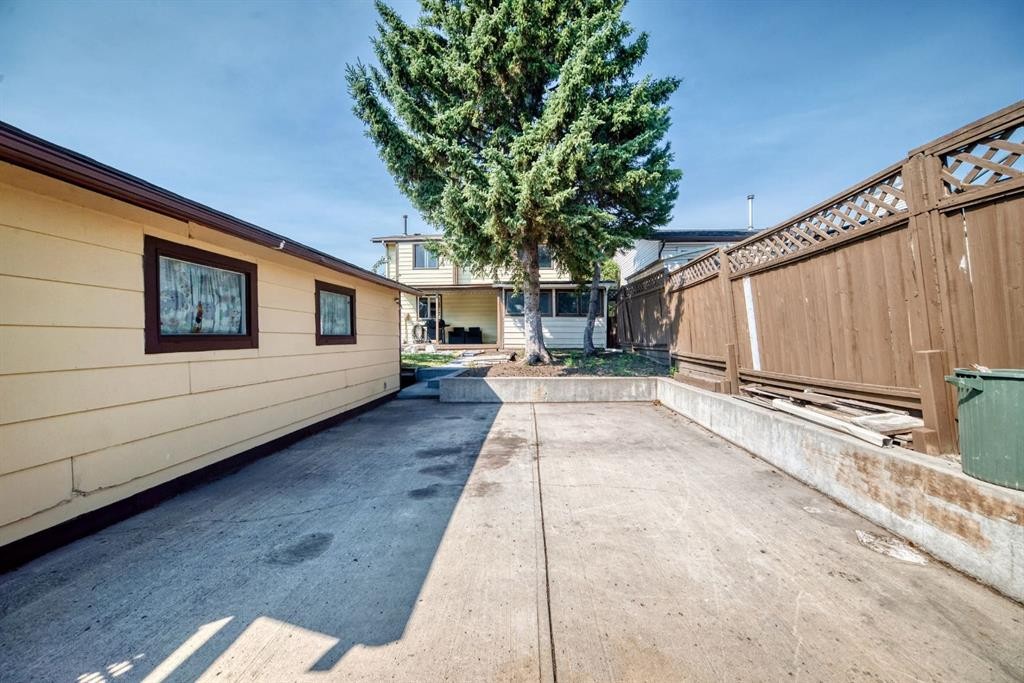 40 Falconridge Close Ne, Calgary, AB
