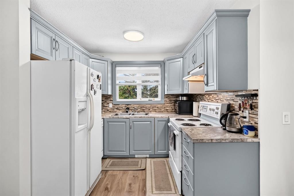 40 Falconridge Close Ne, Calgary, AB