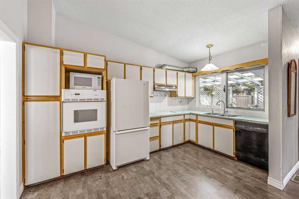 10607 Maplecreek Drive Se, Calgary, AB