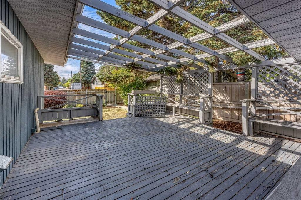 10607 Maplecreek Drive Se, Calgary, AB
