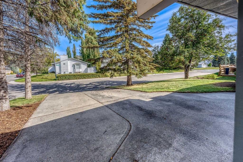 10607 Maplecreek Drive Se, Calgary, AB