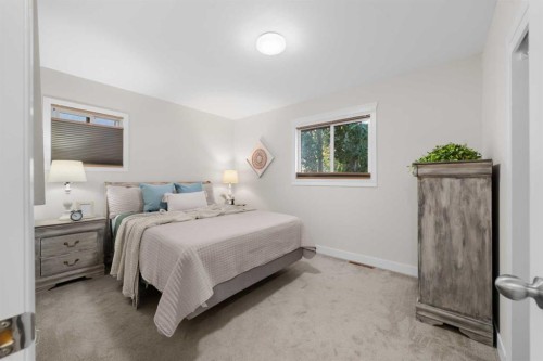 8515 48 Avenue Nw, Calgary, AB 