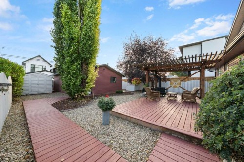 8515 48 Avenue Nw, Calgary, AB 