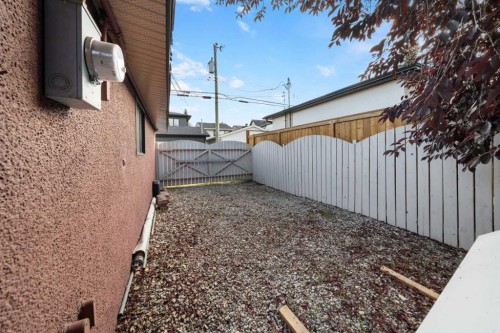 8515 48 Avenue Nw, Calgary, AB 