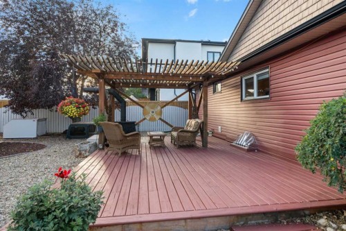 8515 48 Avenue Nw, Calgary, AB 
