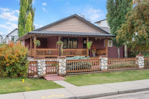 8515 48 Avenue Nw, Calgary, AB 