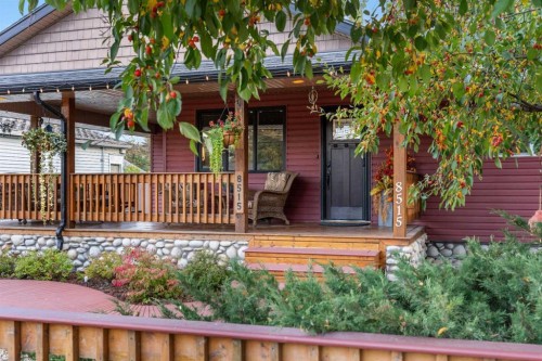 8515 48 Avenue Nw, Calgary, AB 