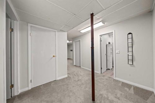 8515 48 Avenue Nw, Calgary, AB 
