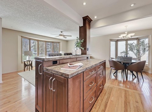 44 Granlea Place Sw, Calgary, AB 