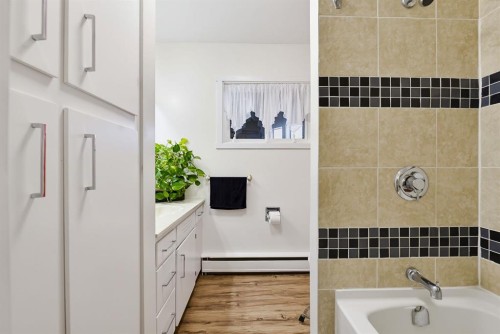 704 75 Avenue Sw, Calgary, AB 
