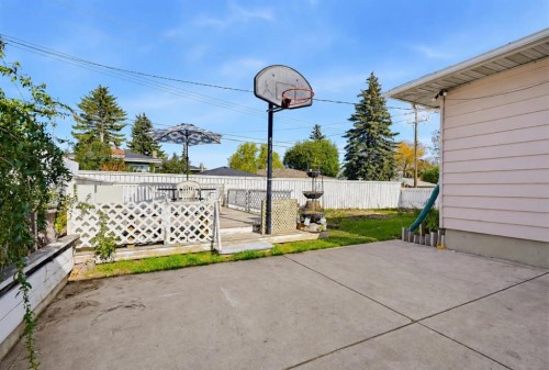 704 75 Avenue Sw, Calgary, AB 
