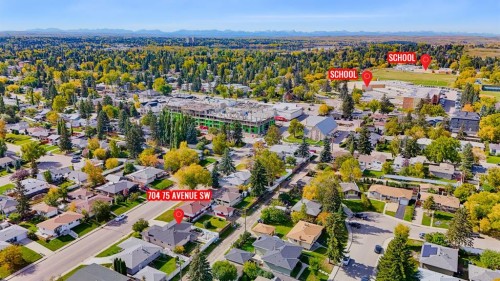 704 75 Avenue Sw, Calgary, AB 