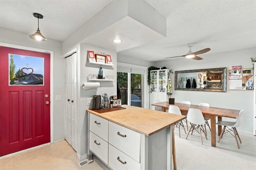 256 Silverview Way Nw, Calgary, AB