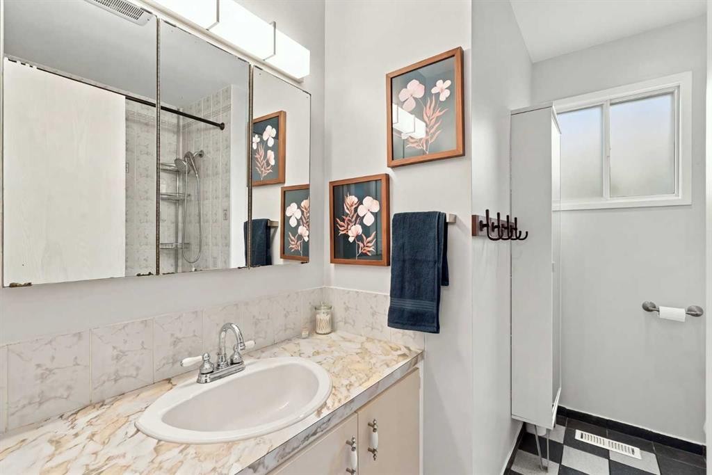 256 Silverview Way Nw, Calgary, AB